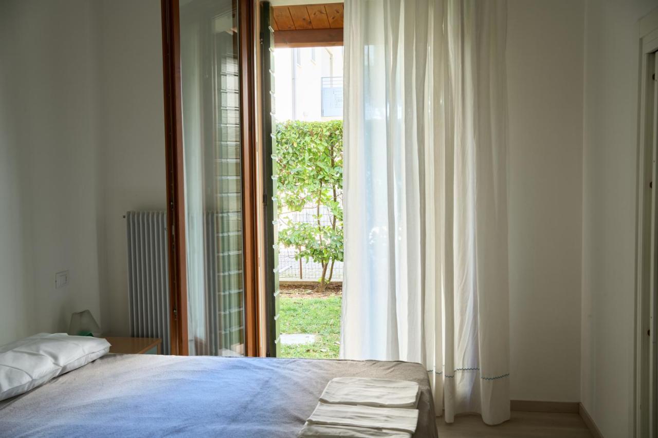 Appartamenti Villa Paola-Pochi Passi Dal Mare-Zona Piazza Aurora-리도 디 예솔로 외부 사진