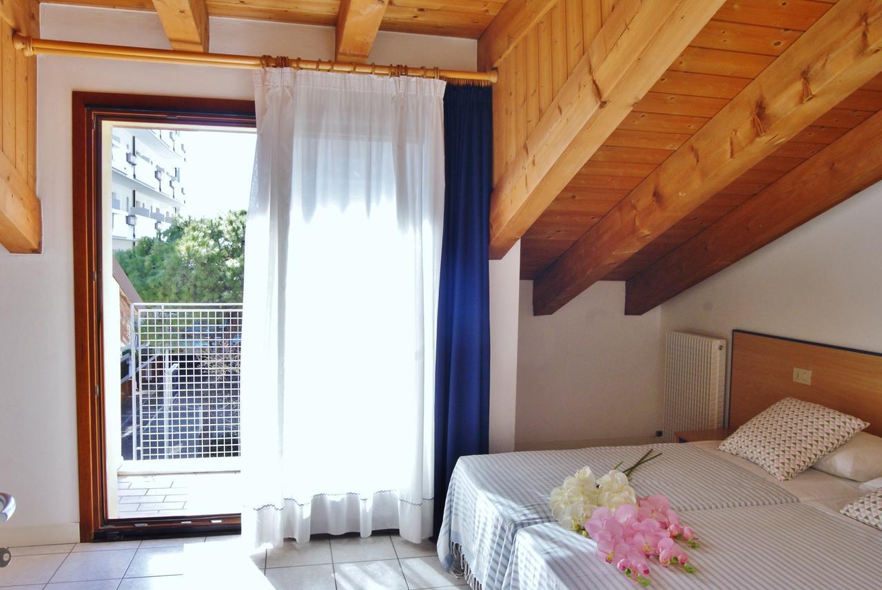 Appartamenti Villa Paola-Pochi Passi Dal Mare-Zona Piazza Aurora-리도 디 예솔로 외부 사진